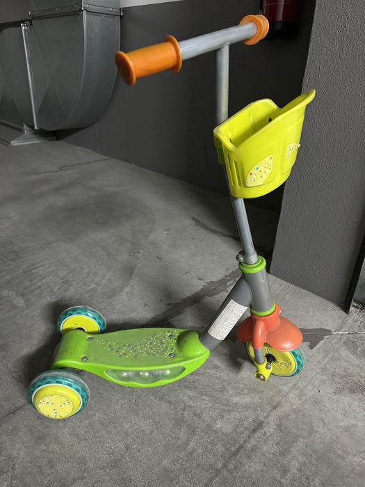 Vendo trotinete colorida