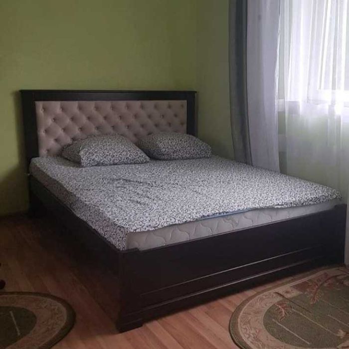 Дерев'яне ліжко з м'яким узголів'ям | Масив дерева | Від виробника