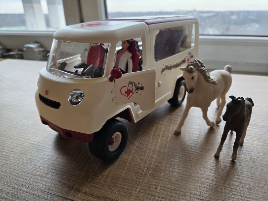 Mobilna lecznica dla zwierząt Schleich 42439