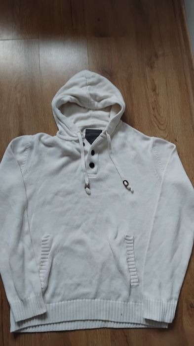 Sweter męski z kapturem