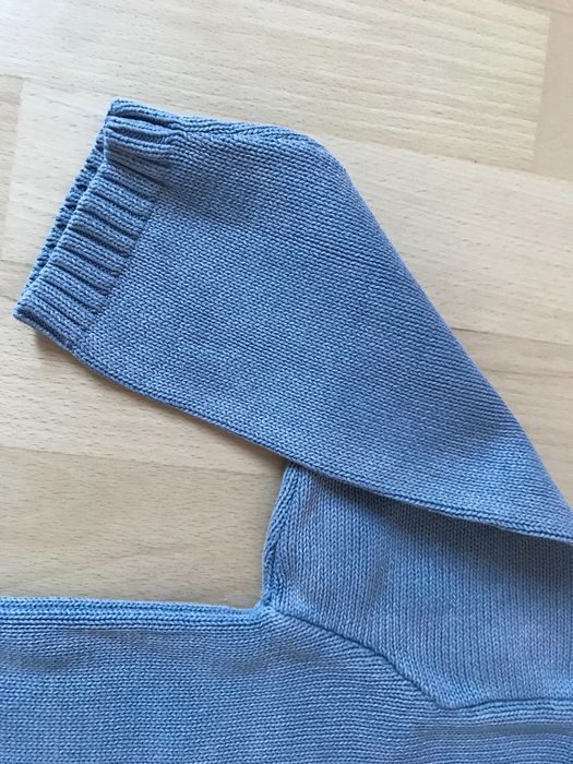 Sweter chłopięcy GAP w bardzo dobrym stanie, bez zmechaceń, rozm. 104