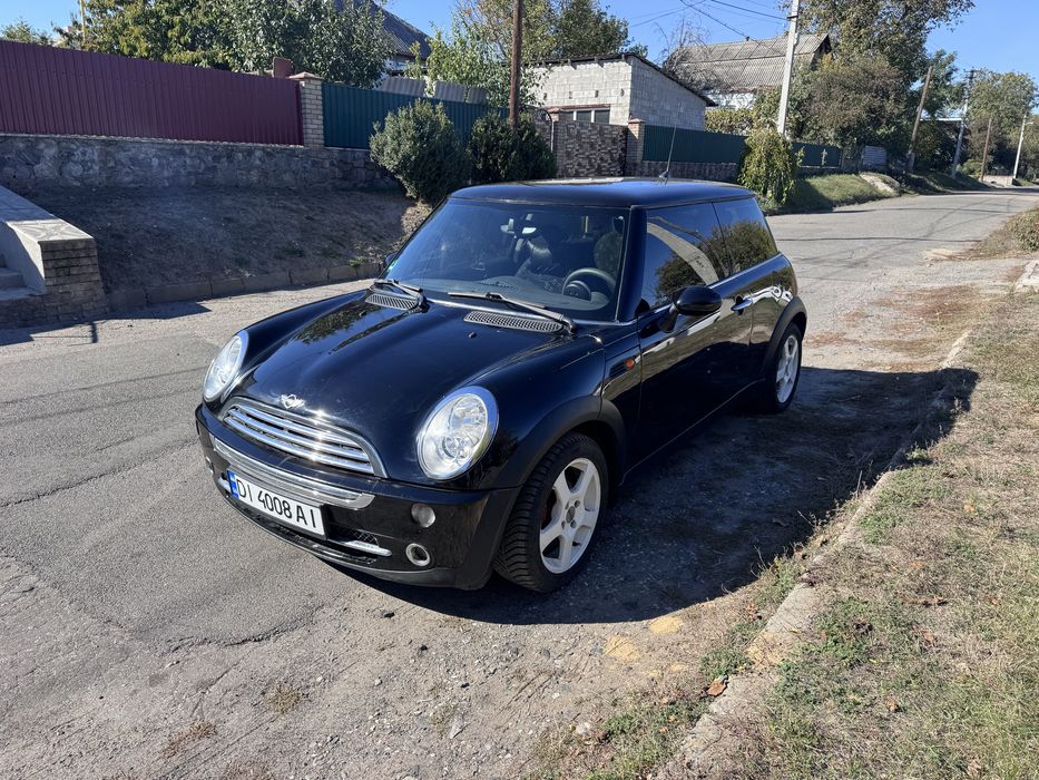 Mini Cooper.        .