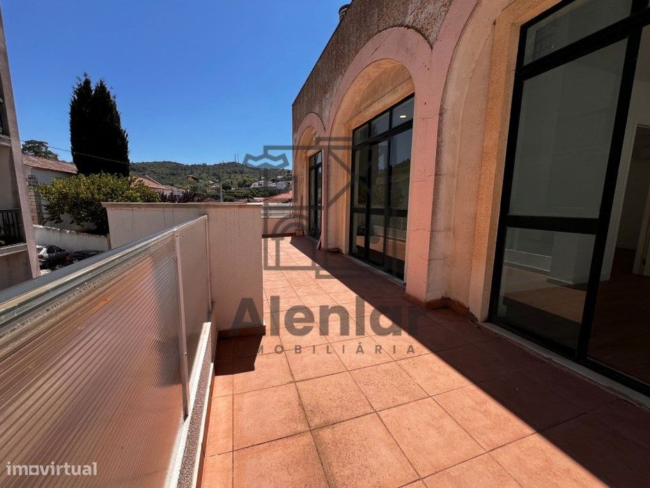 T2 com Terraço no centro de Alenquer