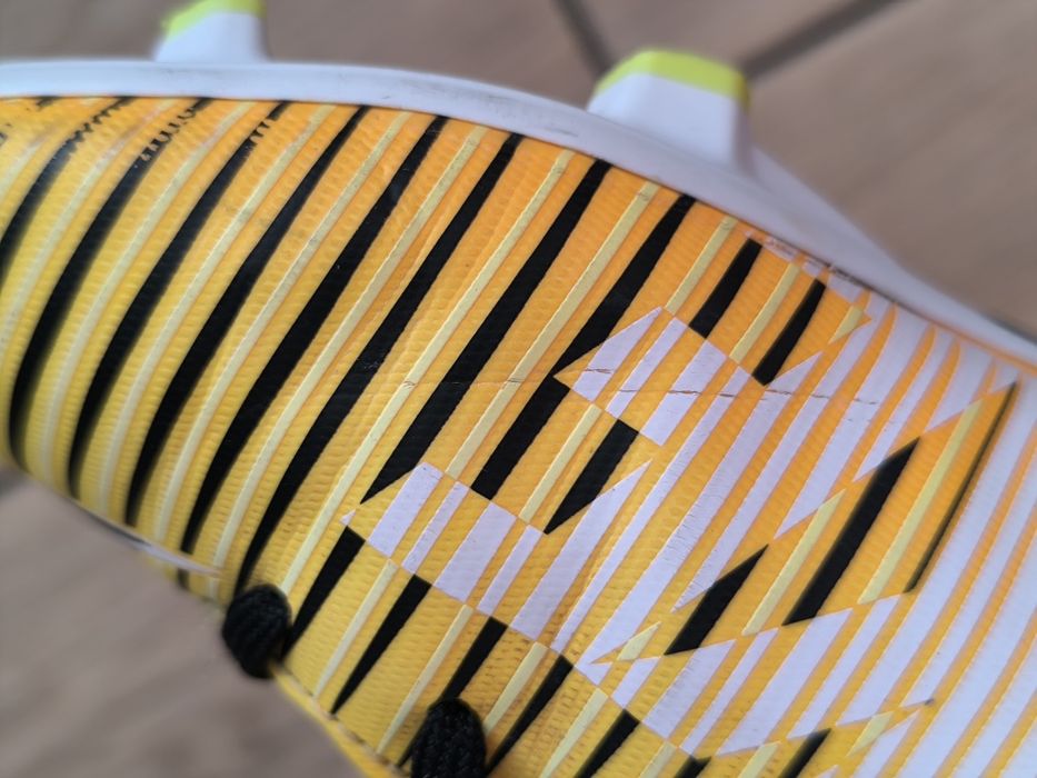 Футбольні бутси Nike Mercurial Victory р.35,5