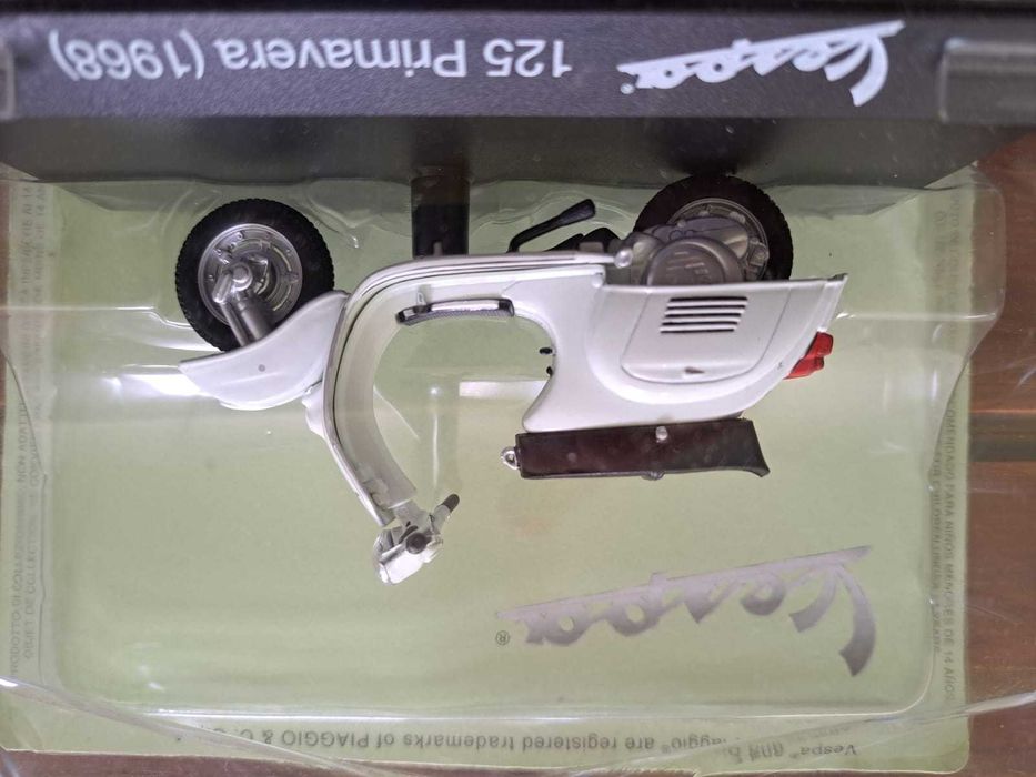 Lote #22 miniaturas Vespa (colecção original Vespa e licenciadas)