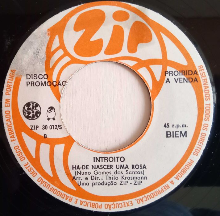 Intróito	- - - - -	Palavras Abertas	- - - - -	Single