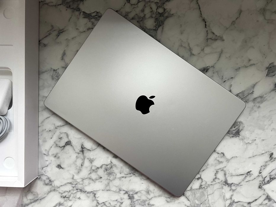 Macbook Pro 16 2021 M1 Pro 16 GB 1TB SSD A2485 Silver