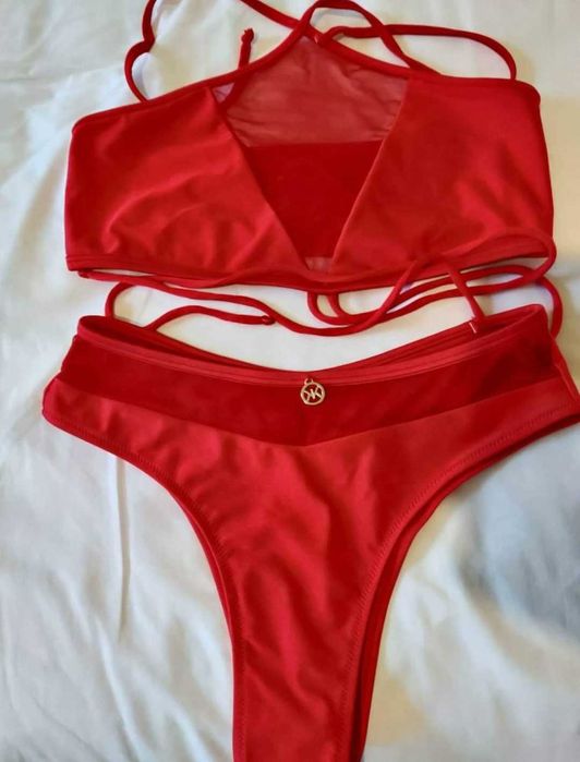Biquíni vermelho