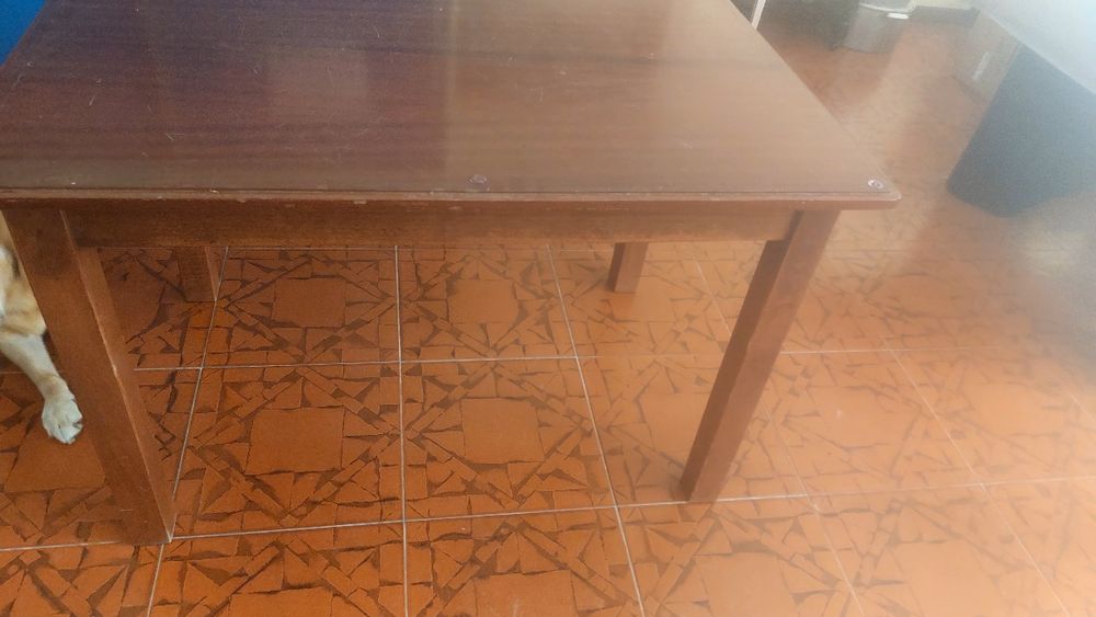 Vendo mesa madeira maciça mogno