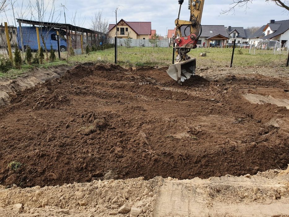 Ziemia pod trawnik,  ogródek,  tuje,  drzewka