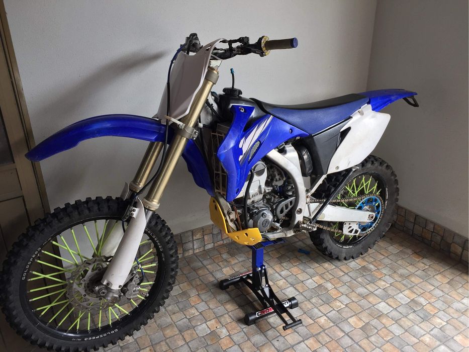Yamaha YZ-F 250 matrículada