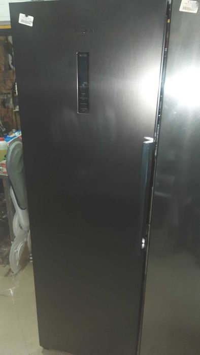 Морозильна камера Samsung RZ32M753EB1