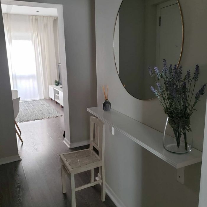 T1 para arrendar ao ano. Perto do mercado Faro