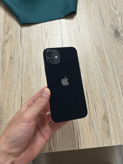 iPhone 12 64GB + etui