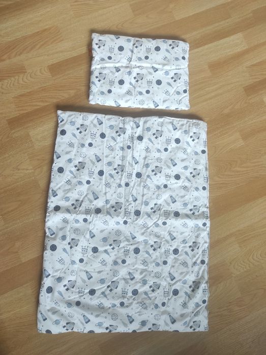 Poduszka i kołderka do wózka