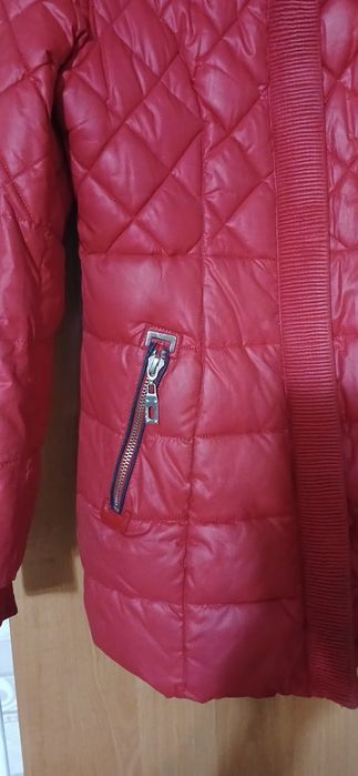 Курточка пухова 44р