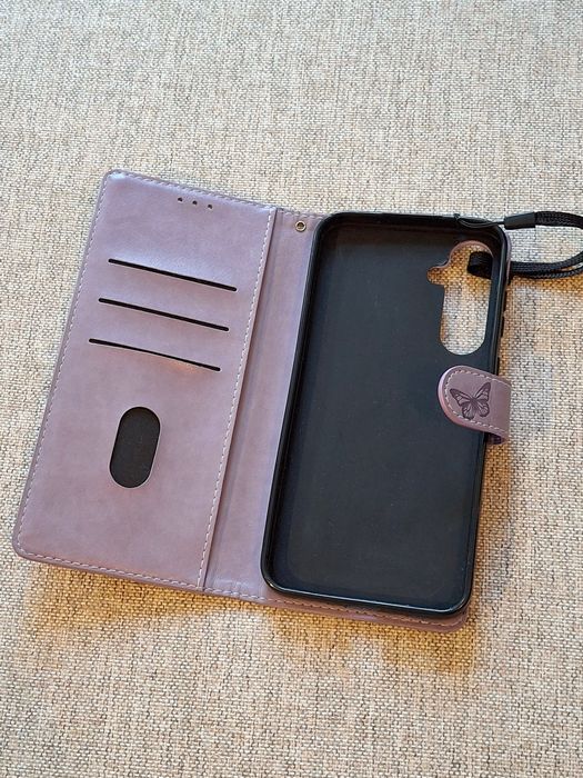 Etui Samsung A35 zamykane