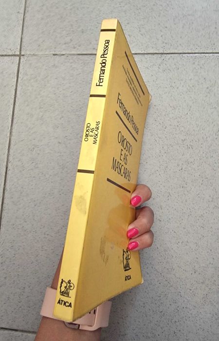 Livro "Fernando Pessoa - O Rosto e as Máscaras"