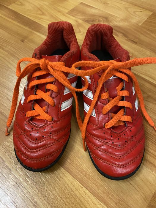 Червоні шкіряні яскраві бутси сороканіжки копачки Adidas 30,5 розмір