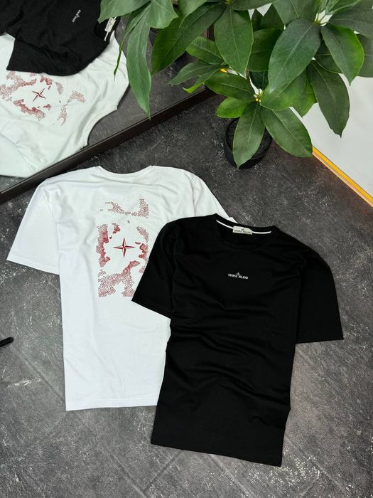 Футболка STONE ISLAND з нових колекцій в чорному та білому кольорі