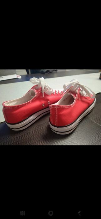 Czerwone trampki