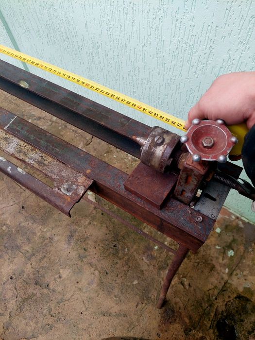 Токарний станок по дереву