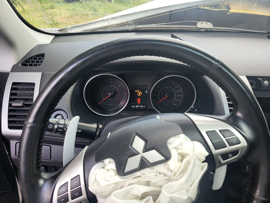 Продам Mitsubishi Outlander після ДТП.