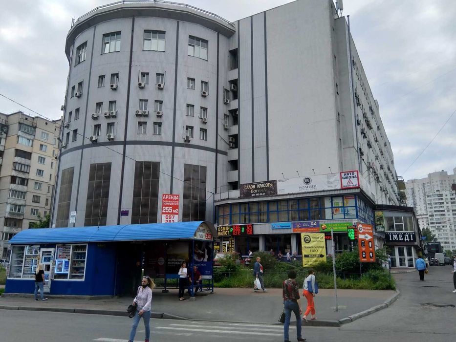 Офіс 181 м. кв. в БЦ "Колізей". Поруч м Позняки.