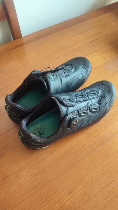 Conjunto ciclismo em excelente estado