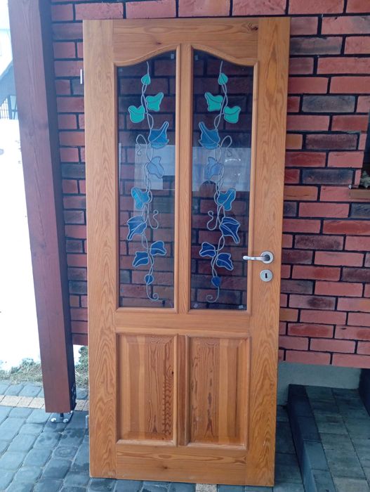 Drzwi wewnętrzne z witrażem