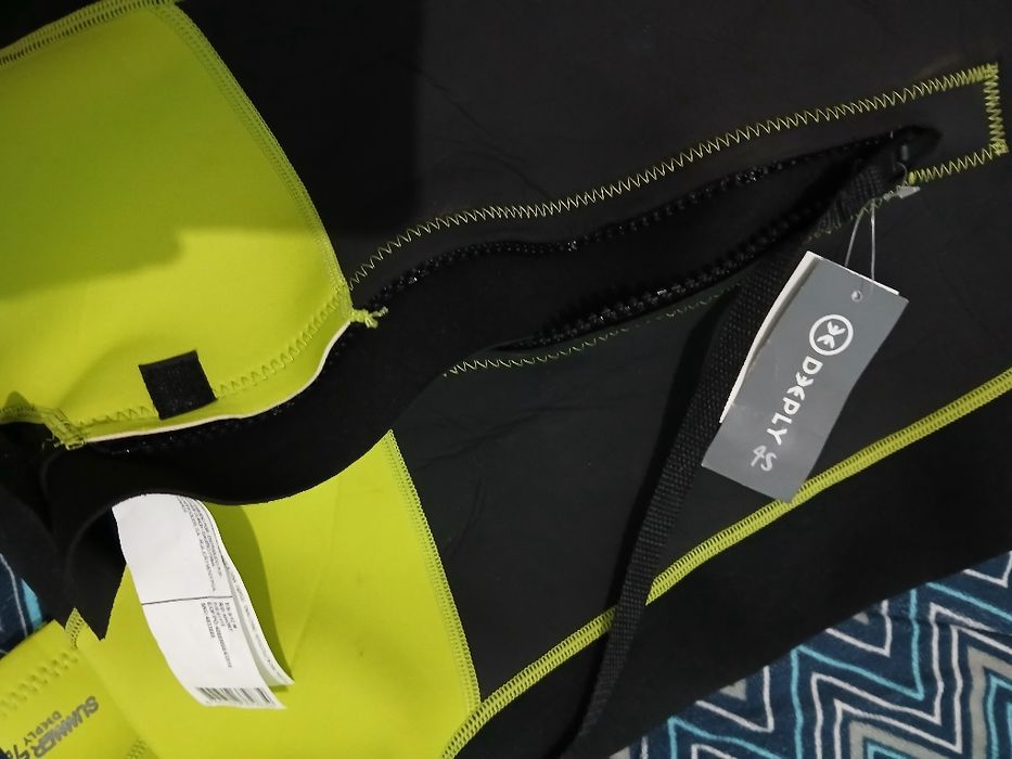 Fato surf/mergulho novo