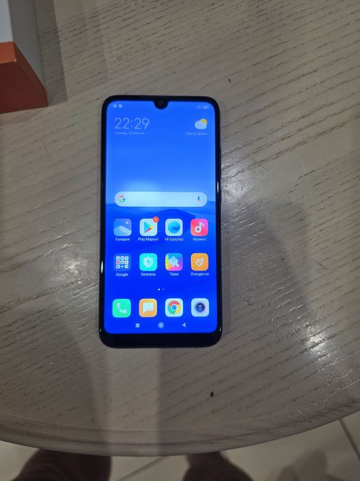 Телефон,смартфон  Redmi 7