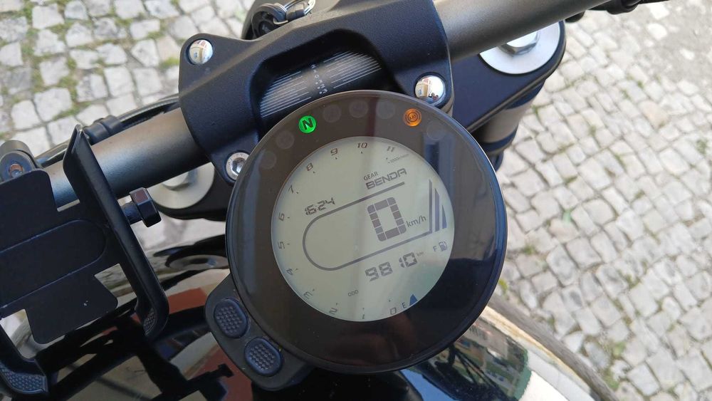 Vendo moto Keeway Benda-V302C, ano 2024.