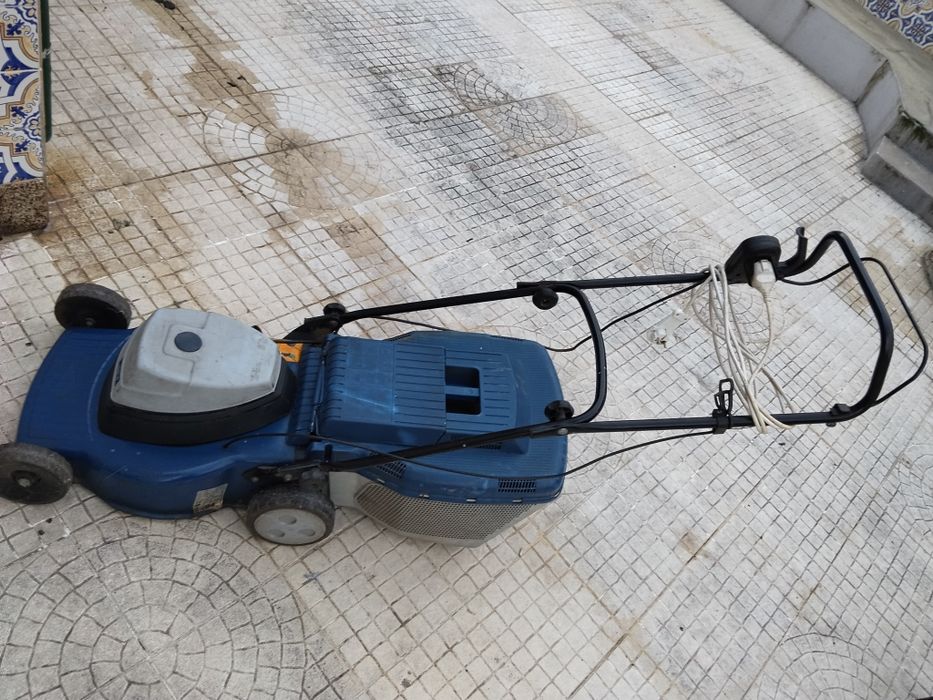 Maq. Cortar relva electrica -1800w