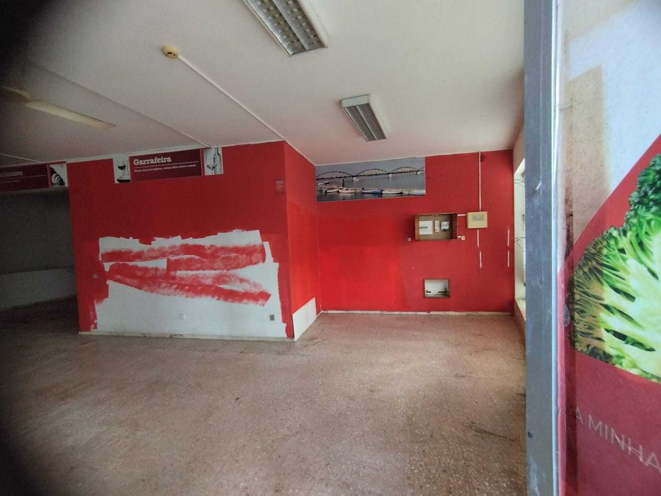 Loja- Rua Infante dom Henrique