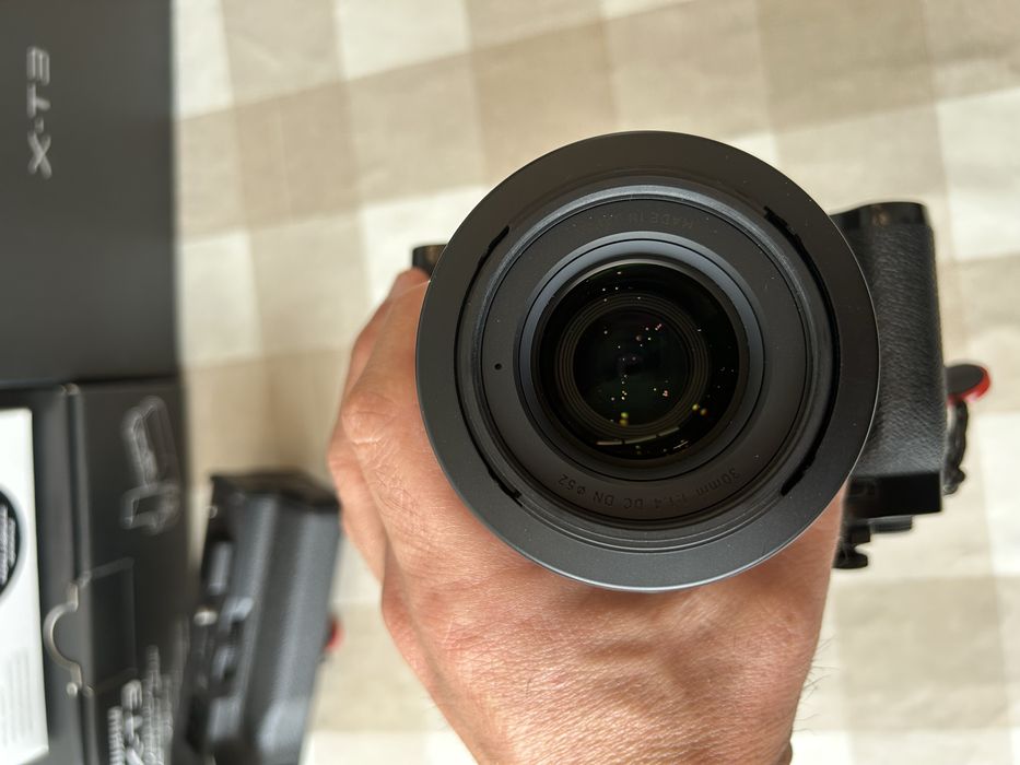 Fujifilm X-T3 + Lens & Battery Grip