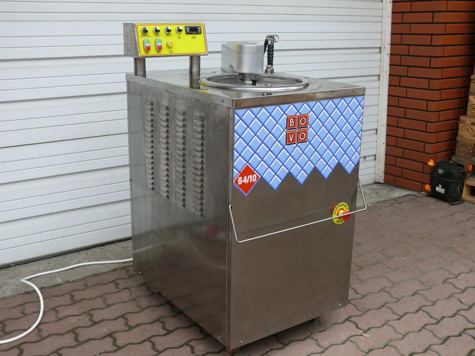 Frezer do lodów tradycyjnych pionowy