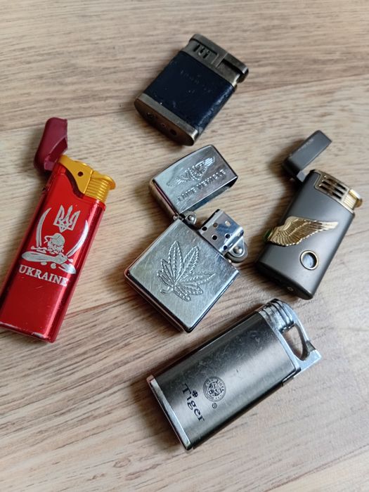 Запальничка бензинова газова