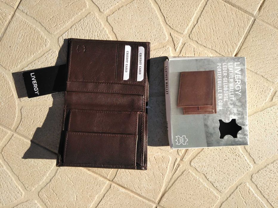Carteira castanha de pele genuina