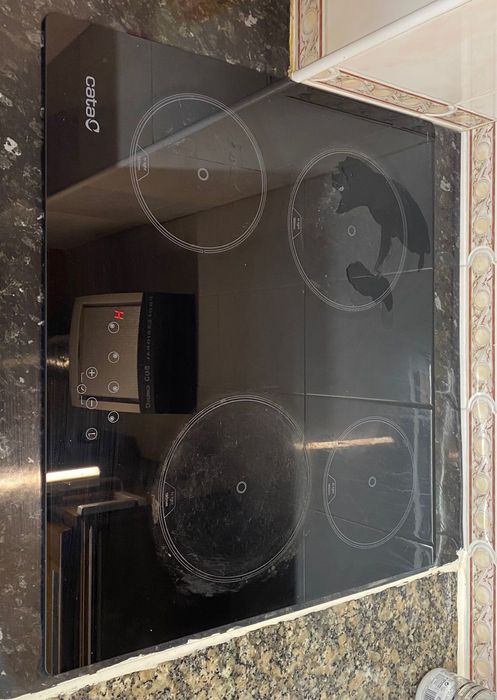 Eletrodomesticos, placa vitroceramica, forno, maquinar de lavar roupa.