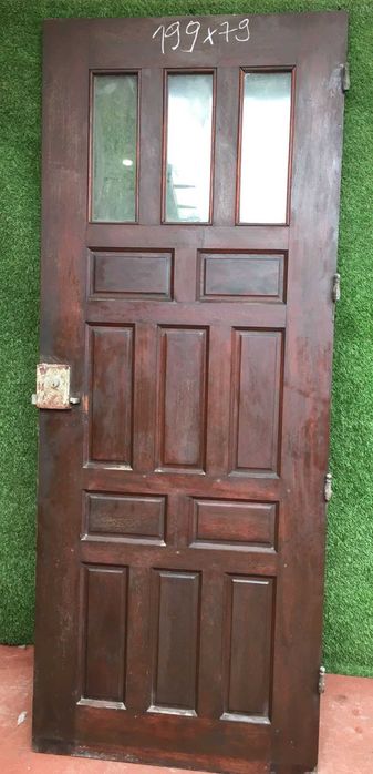 Portas antigas em madeira maciça, sem aduela