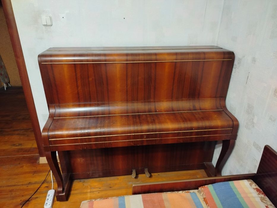 Піаніно фортепіано Calisia в гарному стані