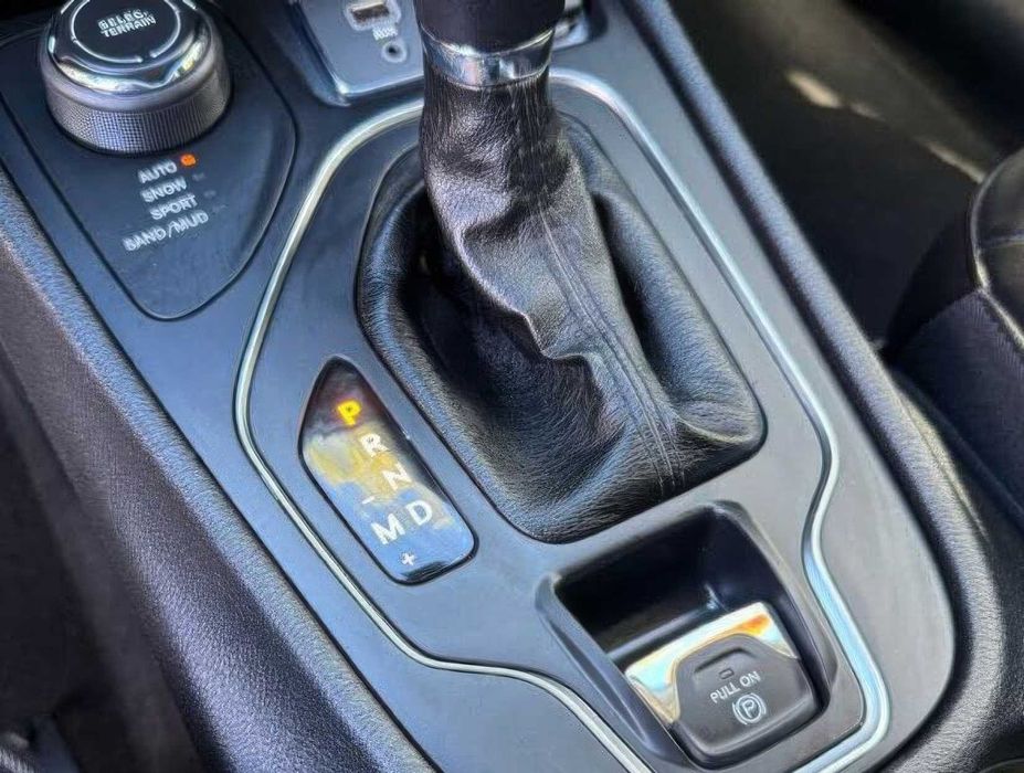 Jeep Cherokee Latitude Plus      2020