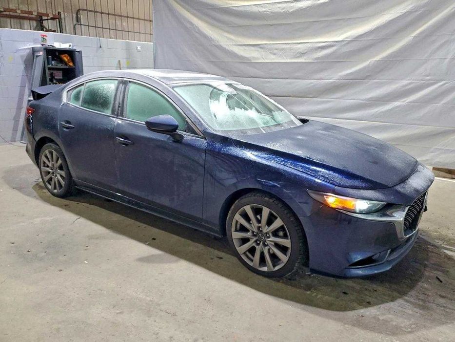 Mazda 3 Preferred 2021 .