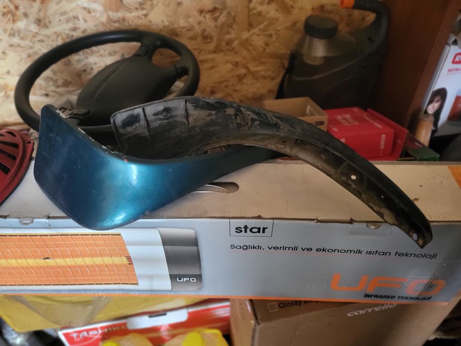 Продам брызговики мазда 323fba