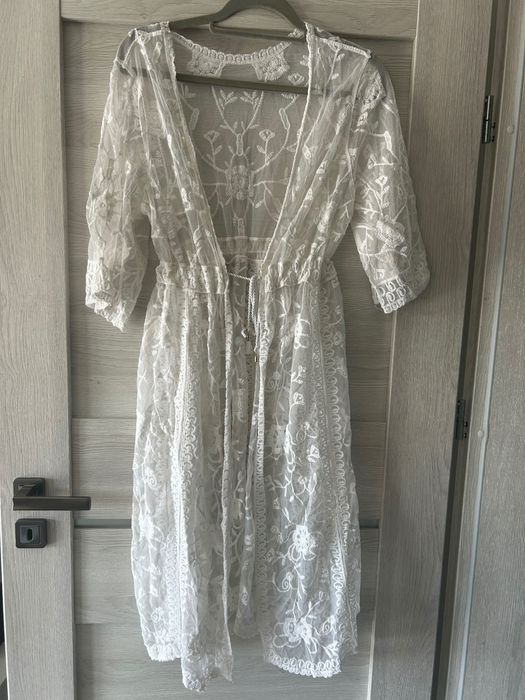 Biała narzutka plażowa