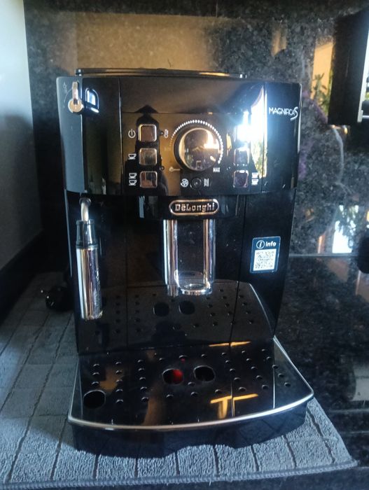 Máquina de café delonghi