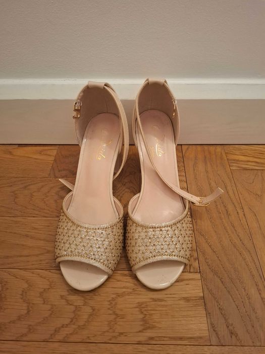 Damski buty na obcasie