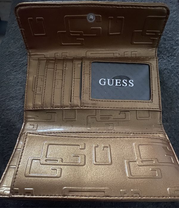 Carteira Guess  / cor - castanho / dourado metalizado