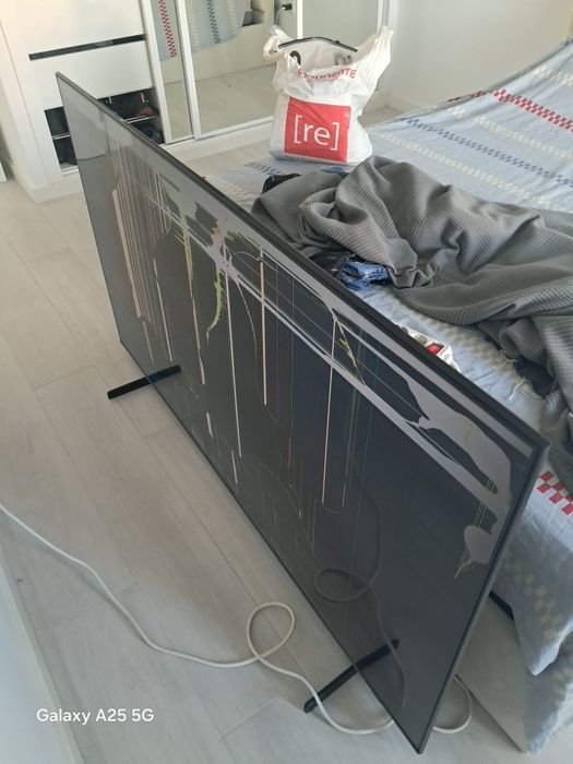 Samsung TQ65Q68CA 65" QLED – Ecrã partido – Para peças